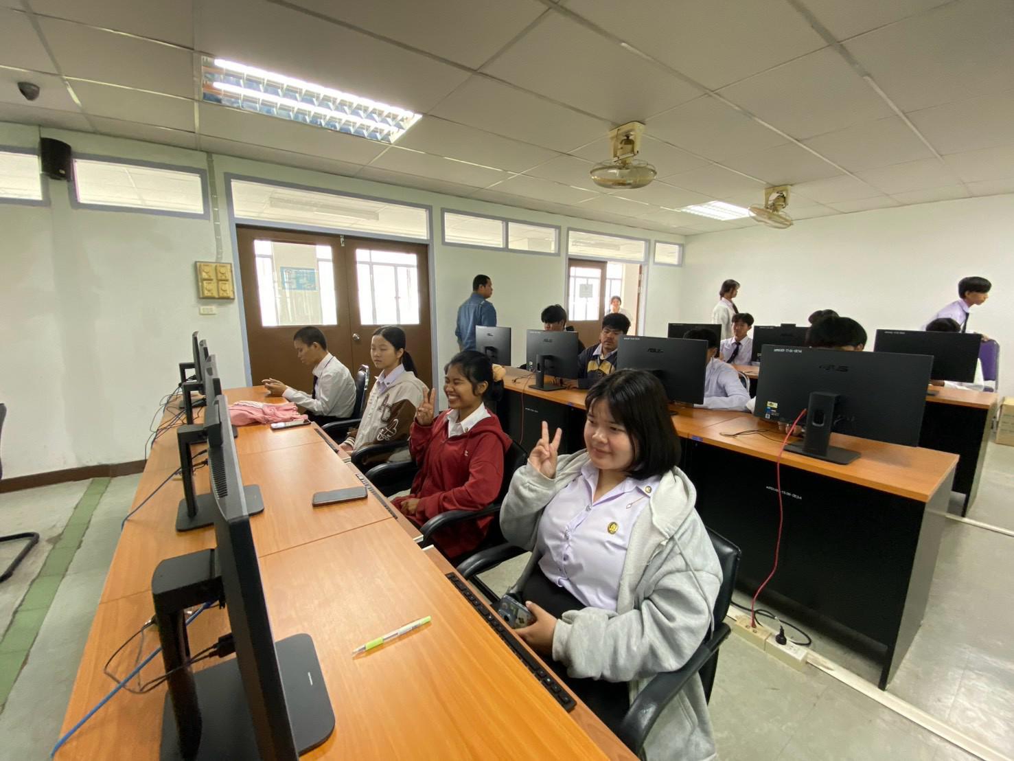 10. คณะเทคโนโลยีอุตสาหกรรม มหาวิทยาลัยราชภัฏกำแพงเพชร จัดโครงการอบรมและพัฒนาทักษะภาษาอังกฤษและมาตรฐานคอมพิวเตอร์ สำหรับนักศึกษาชั้นปีที่ 1